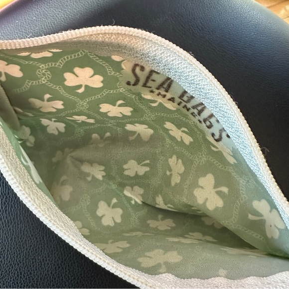 Sea Bags Lucky Shamrock Wristlet - Picture 5 of 5
